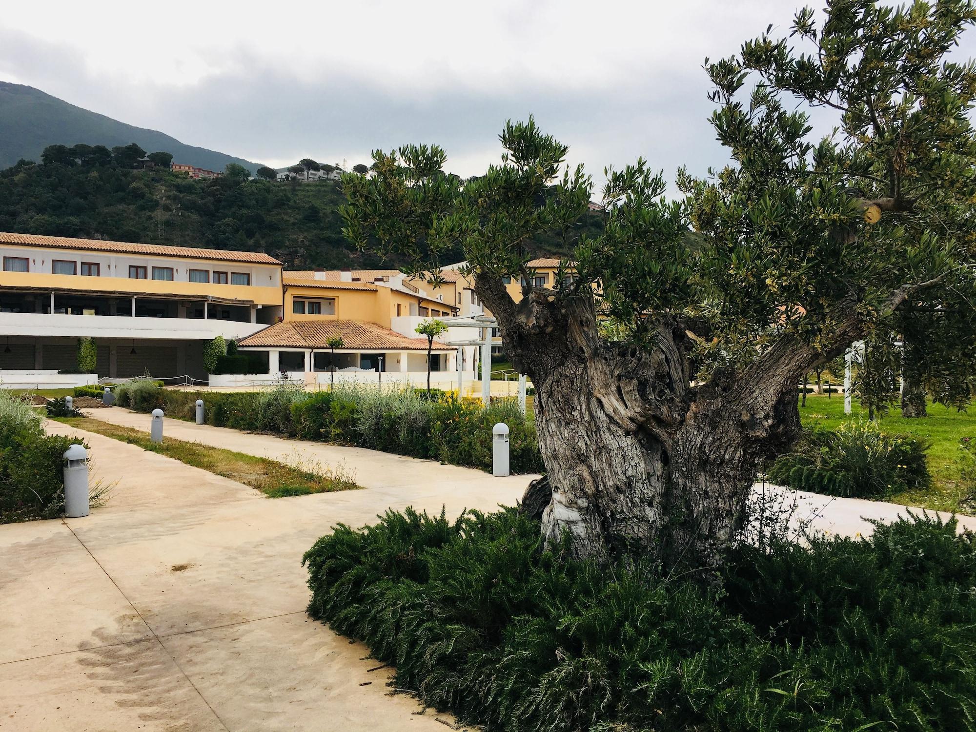 Borgo Di Fiuzzi Resort & Spa Praia a Mare Bagian luar foto